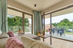 Golden Hour Apartments-Greeneri 22