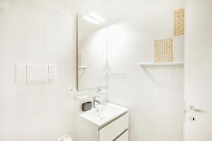 Athena Apartment - Duplex moderno con vista piscina