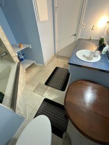 Highway 17 Space Share accommodation