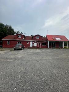 Highway 17 Space Share accommodation
