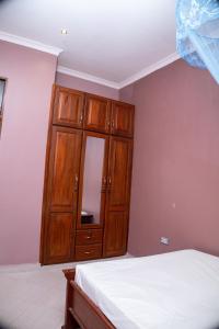 Desire executive inn ltd