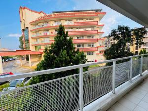 SUNNY HAUSE 106 One Bedroom Apartment