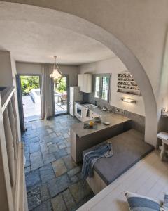 South Grinn - Authentic Greek Living