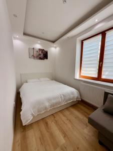 L&S House
