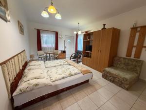 Flóra Apartmanok