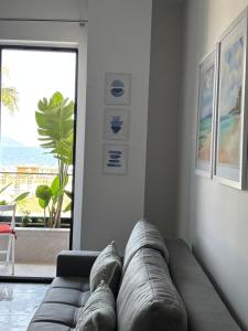 Beachfront Modern Apartment with panoramic sea view