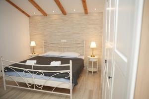 Apartments & Villa Tisno