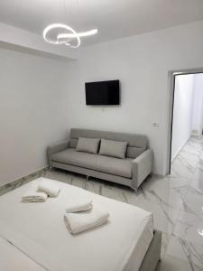Essias Apartments