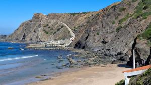 Arrifana Beach- T2 Sun & Surf Flat