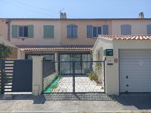 Maison 8 personnes Piscine Jardin Parking Climatisation