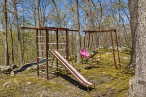Beautiful A Frame Chalet with Grand Piano close to West Point Chalet Baby Friendly