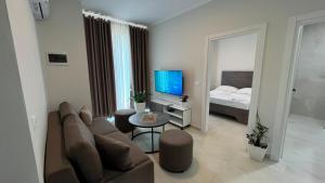 EA Palm Apartments