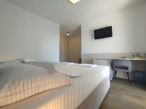 VILLA CALA, Hotel Rooms&Apartments