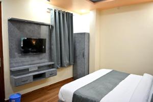 HOTEL RAAS PLAZa