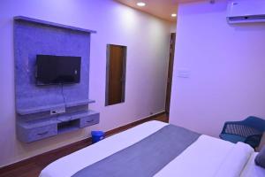 HOTEL RAAS PLAZa