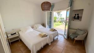 Cosy house with pool near the sea - Es Canutells