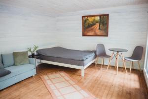 Private Forest Cabin Quiet Nature Stay for 3