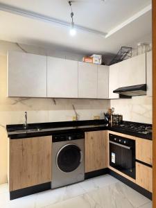 modern 3 BR Kasr Marjan