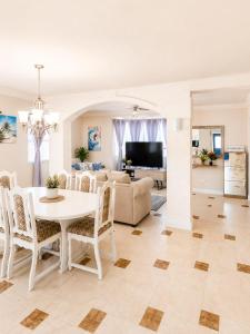 Azura Vacation Rental