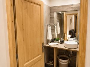 Elvira Boutique Suites - Elegant Studios near the Sea