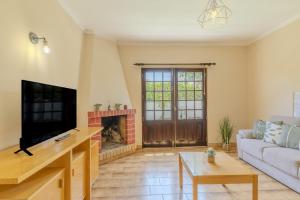 #393 Albufeira Oasis 4BR Villa W Shared Pool