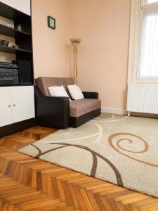 Retro and Mozaik apartman
