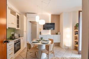 Luxury Garden Suite with Private Heated jacuzzi