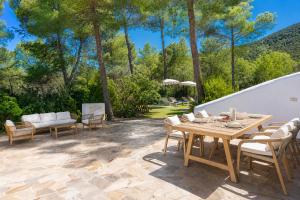 Can Rafalet Casa y piscina cerca de Cala Vadella