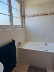 Great location next to a park and downtown, well-equipped