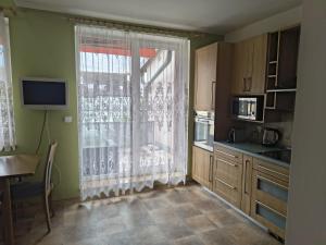 Spacious Family Apartment near Metro and Forest