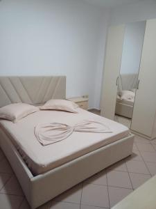 Eri rooms for rent