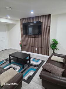 Cozy, newly built basement suite 12 km from YYC