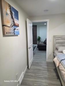 Cozy, newly built basement suite 12 km from YYC