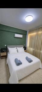 Elegant 2BR Apartment 5 Min Walk to Alimos Beach