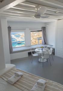 Eagles Nest Mykonos Suites & Apartments - Shared Pool & Jacuzzis