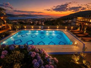 Escape to nature, a private villa with a unique lake view