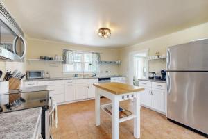 Beautiful Retreat | Home Office | Walk 5 MInutes to Main Street