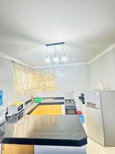 1bedrooms & studios walk to the beach,close tosocial amenities