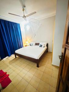 1bedrooms & studios walk to the beach,close tosocial amenities