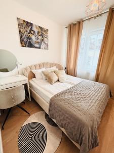 Lotus Apartments Glam two rooms parking balcony separate kitchen