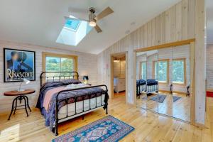 Bayfront home with gorgeous water views, dock, outdoor patio, fireplace