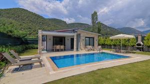 Detached Villa with Private Pool in Göcek İnlice