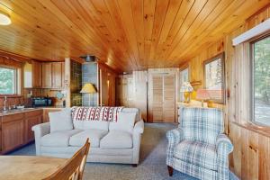 Cozy Lakefront Cottage with Dock, Mountain Views, Peaceful Location