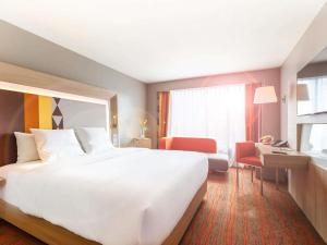 Novotel Manila Araneta City Hotel