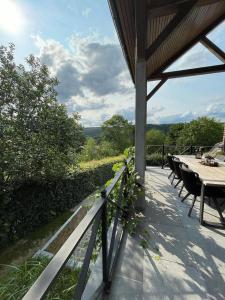 Suite de luxe avec terrasse, proche du circuit