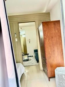 MOA 1BR Condo with Pool View &balcony Staycation2