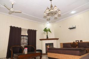 Hotel Vills - Stay in Luxury Guest House