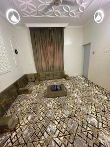 بيت وشقق في الاشخرة
