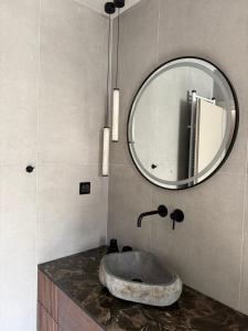RO - Refined Relaxation, Private Courtyard and Jacuzzi