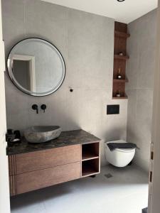 RO - Refined Relaxation, Private Courtyard and Jacuzzi